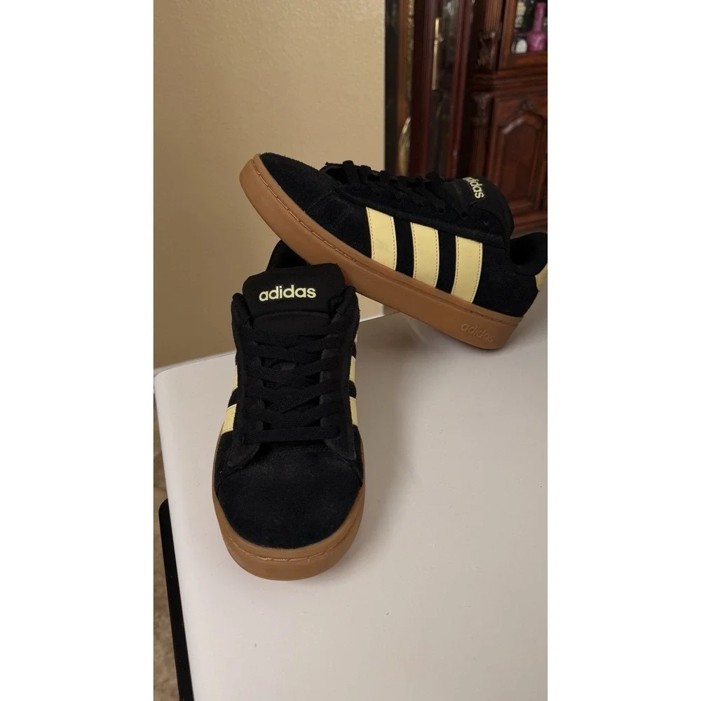 adidas Grand Court Alpha 00s Women's 8.5 Black Suede Gum Low Top Sneakers
